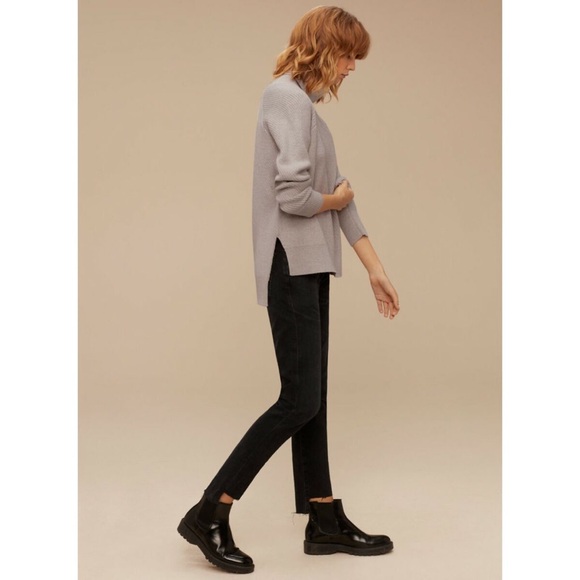 Aritzia Wilfred Free Lin Sweater 100% Merino Wool Navy Sz XS Made in Italy - Picture 6 of 9